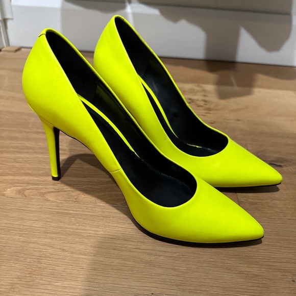 Michael Kors Pumps - Picture 1 of 4